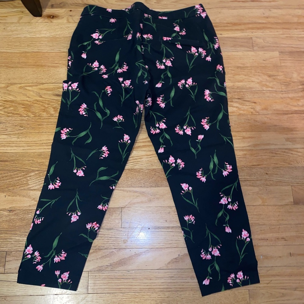 H&M women crop slacks black with pink flowers